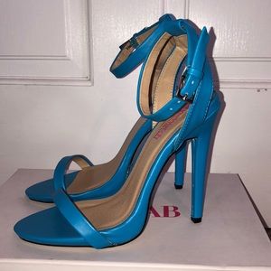 Ankle strap stilettos sz 38.5/8